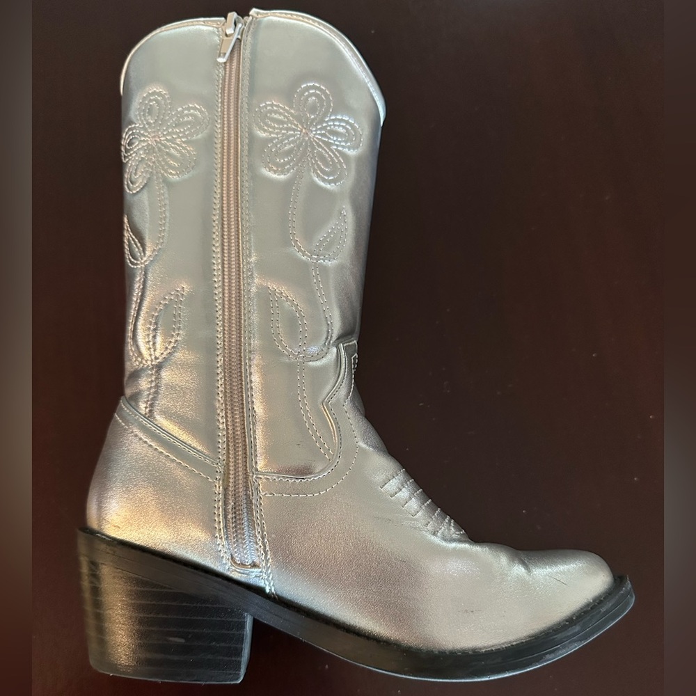 Steve Madden Metallic Silver Floral Boots - Picture 3 of 5